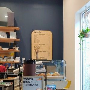 Meet your Posher, Lola